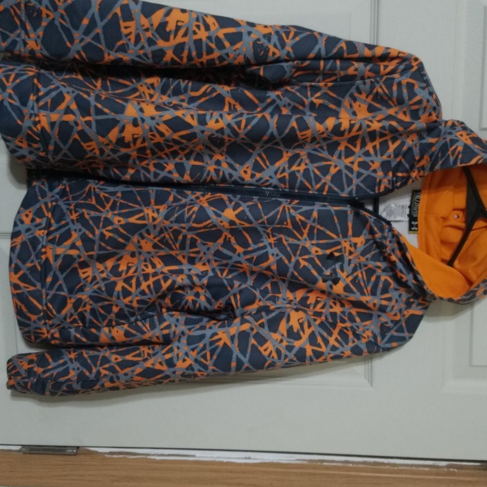 UnderArmour light weight boys jacket